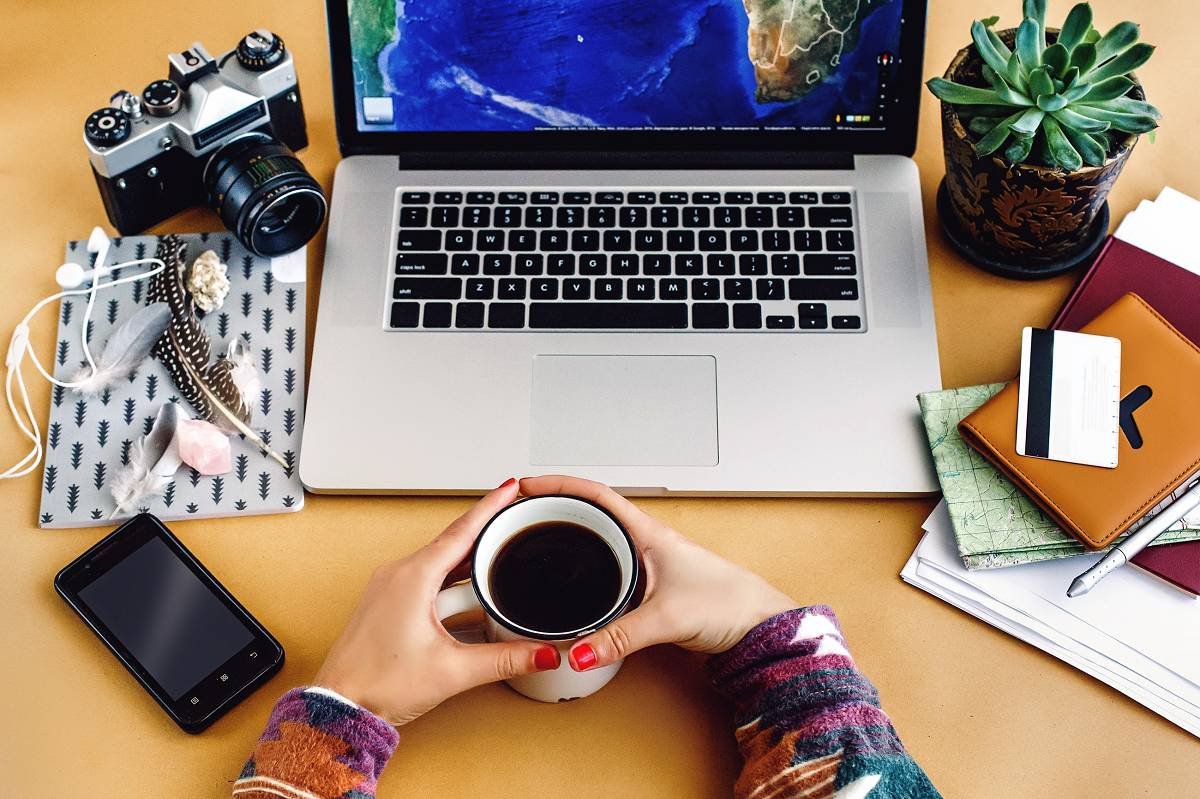 Support That Fits a Global Life Global traveller at their computer